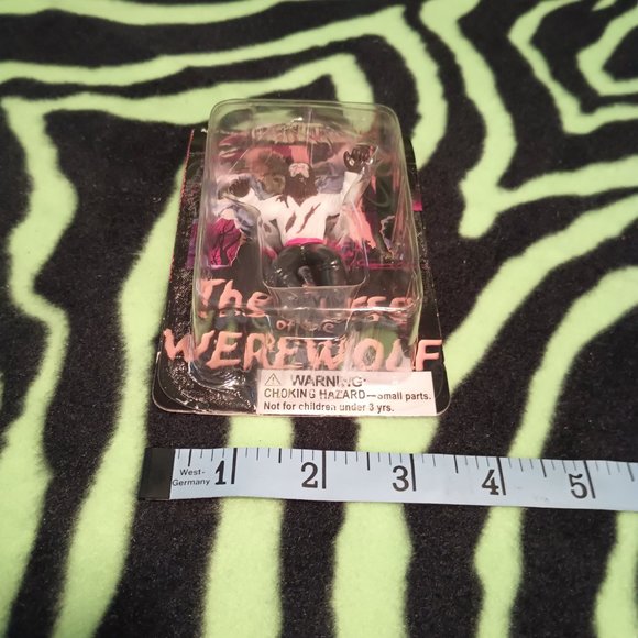 NIB! The Curse of the Werewolf 2.5" XoneX Archive wolfman figure - Picture 8 of 8